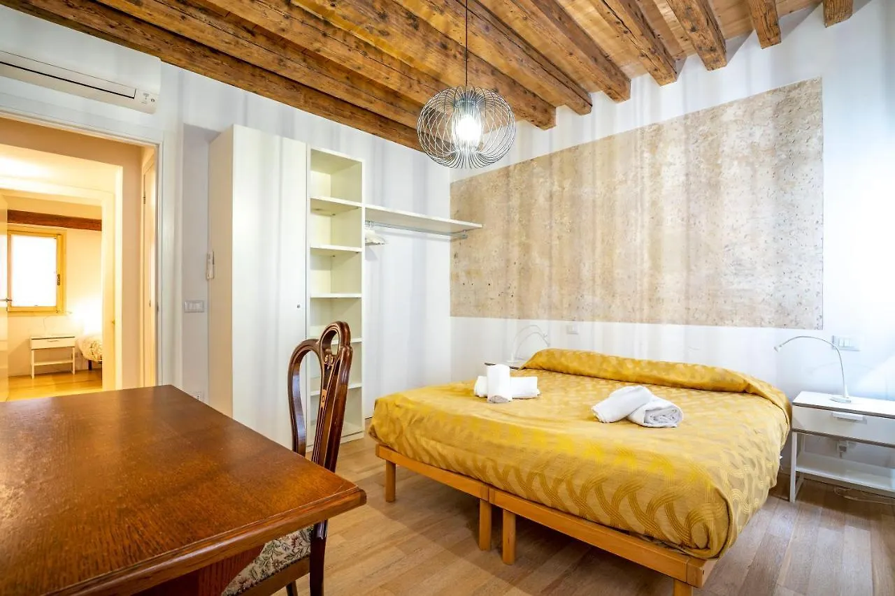 Ca' Lirica Apartment Venice